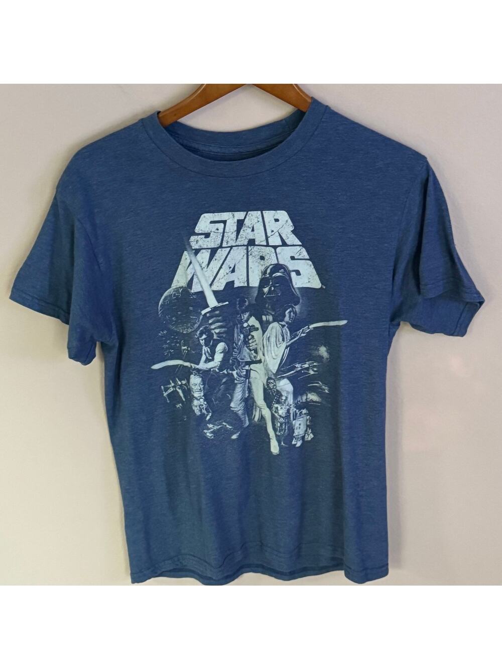 Star Wars Empire Strikes Back Blue Tshirt Medium